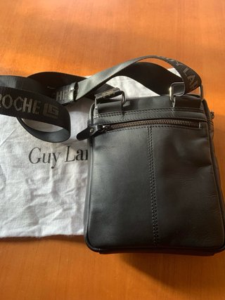 Bolso bandolera Guy Laroche negro