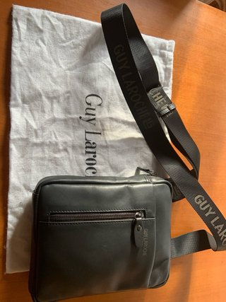 Bolso bandolera Guy Laroche negro