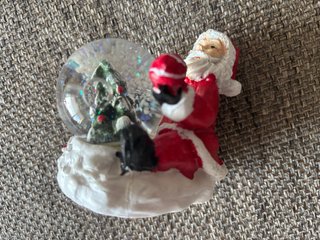 Papá Noel con Bola de Cristal Navideña