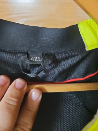 Mono de cuero para moto