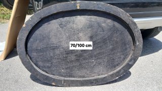 Quadro ovale firmato olio su legno