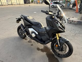 Honda X-ADV 750 Negra 2023 - 12.000 km
