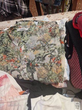Lote 22 Camisetas, Blusas y Jerseys Talla M-L