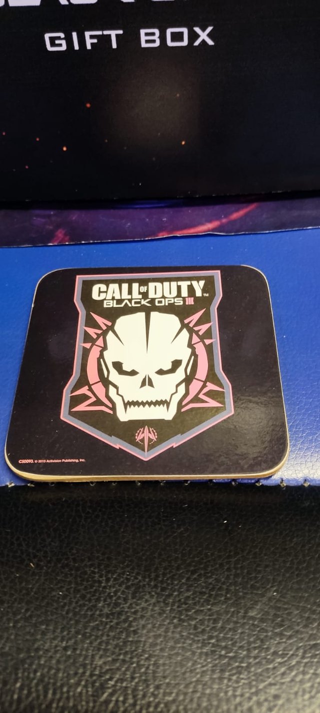 CAJA REGALO CALL OF DUTY BLACK OPS 3 COMO NUEVA