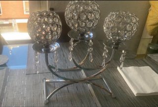 Elegante centro de mesa metal y cristal