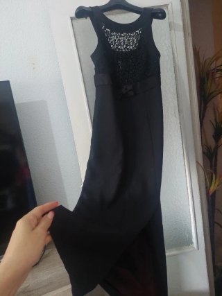 Vestido de fiesta negro con encaje