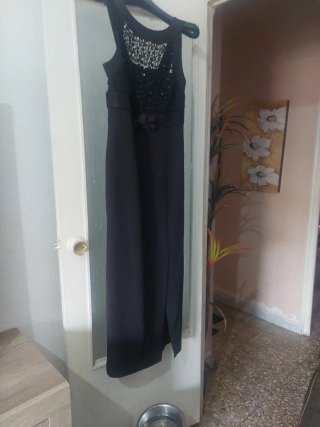 Vestido de fiesta negro con encaje