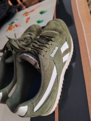 Zapatillas Reebok casual verdes y blancas