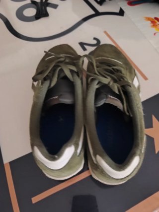 Zapatillas Reebok casual verdes y blancas