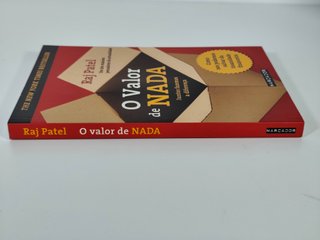 O Valor do Nada de Raj Patel