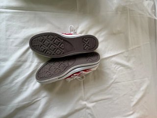 Converse con diseño de llamas