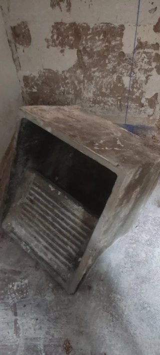 Pila de lavar de piedra y terracota