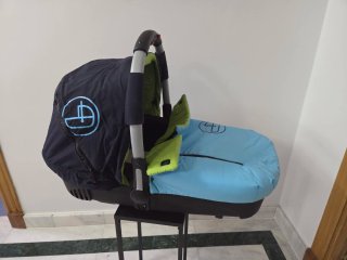 Conjunto Carro Bebé Jane Azul + Maxi-Cosi + Capazo