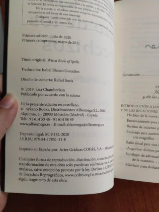 Wicca: Libro de los Hechizos - Lisa Chamberlain |