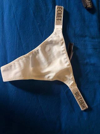 Slip Tanga Victoria's Secret con Strass