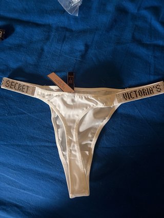 Slip Tanga Victoria's Secret con Strass