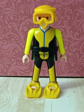 Playmobil Buzo Amarillo y Negro