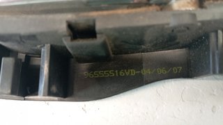 1104261 96555516vd maneta interior citroen c4