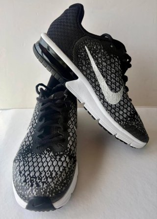 Zapatillas Nike Air Max Negras y Plateadas