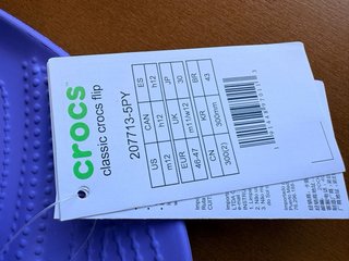 Chanclas Crocs Moradas Talla 46-47 Nuevas