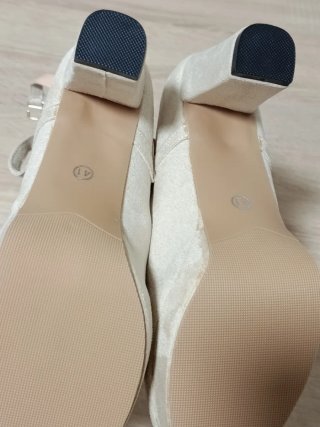 Zapatos de tacón elegantes para mujer