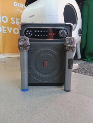 Máquina Karaoke Portátil con Luces Disco