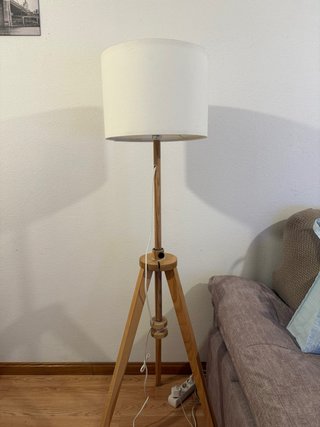 Lámpara de pie Lauters madera y tela
