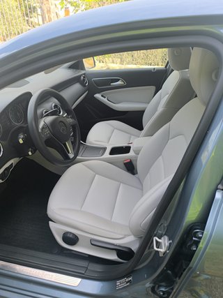 Mercedes-Benz Clase A Automático Tapicería Clara