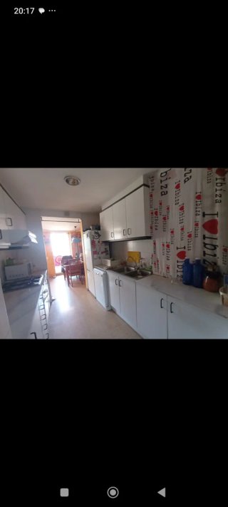 Se alquila habitación doble en Cerdanyola