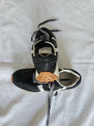 Zapatillas Corina Negras y Blancas