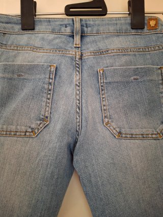 Pantalón vaquero mujer Massimo Dutti azul.