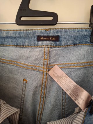 Pantalón vaquero mujer Massimo Dutti azul.