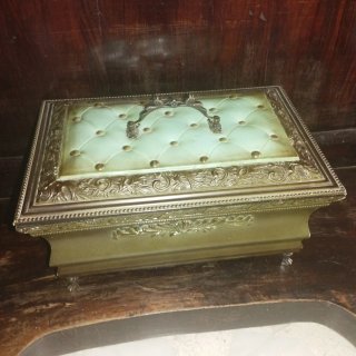 Caja antigua joyero decorada