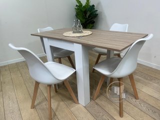 MESA EXTENSIBLE CON 4 SILLAS