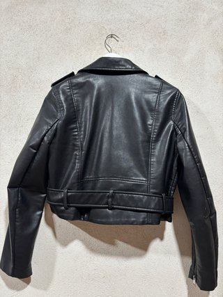 Chaqueta cuero negra Stradivarius