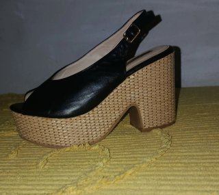 Ciabatte marca primadonna nere con zeppa