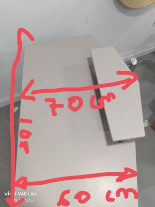 Mostrador moderno con diseño geométrico