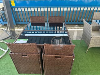 MESA TERRAZA CON SILLA Y PUFS