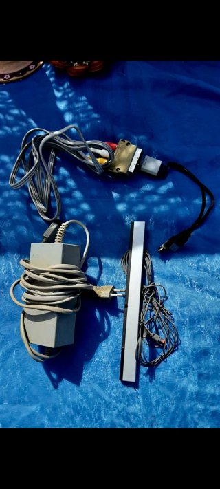 Nintendo Wii + 2 mandos + Nunchuk Monster High