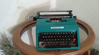 Máquina de escribir Olivetti Studio 45