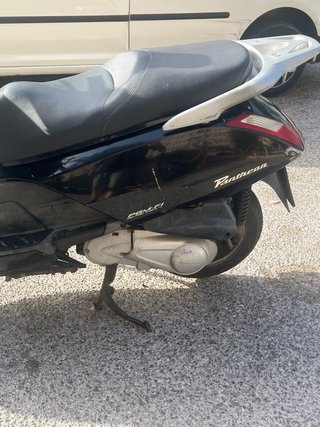 Honda Pantheon 125cc Scooter Negra