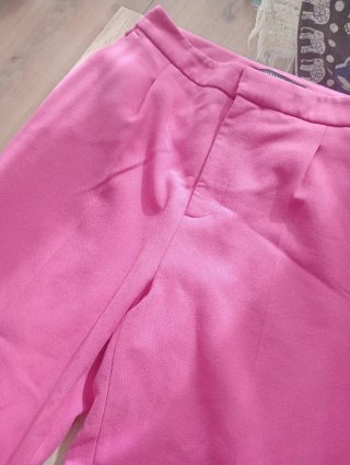 Pantalones chinos rosa fucsia Zara