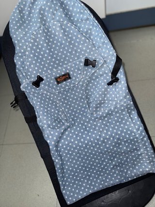 Mecedora bebé con juguete (REGALO BAÑERA)