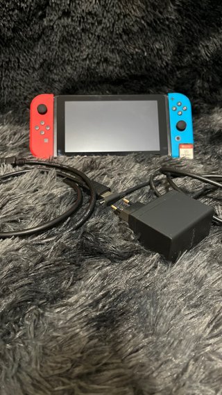 ¡CON JUEGO! Nintendo Switch + Accesorios