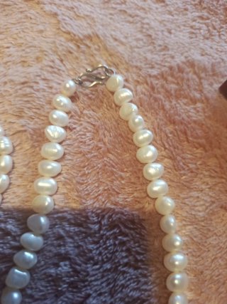 Collar y pulsera de perlas bisutería