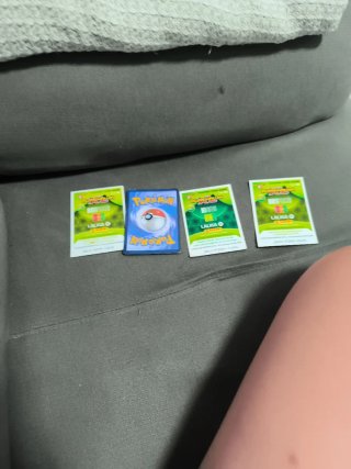 Lote 4 Cartas Fútbol y Pokémon