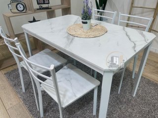 MESA  + 4 SILLAS