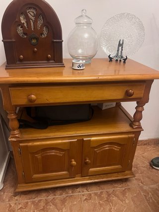 Mueble TV madera clásico cajón y puertas