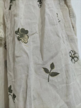 Blusa beige bordada talla única