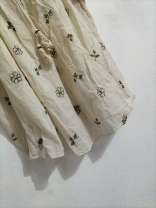 Blusa beige bordada talla única